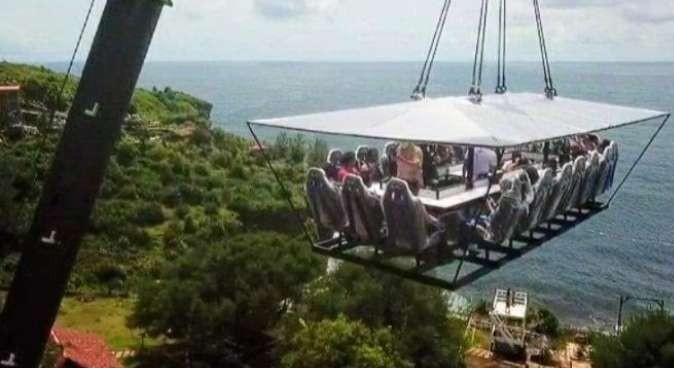 Ngopi in the sky di Gunung Kidul yang menjadi tengah viral. (Foto: Istimewa)