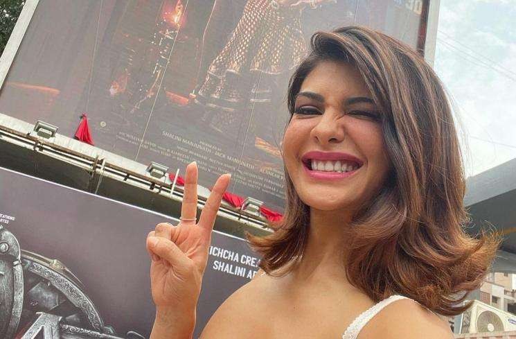 Artis Bollywood Jacqueline Fernandez terseret kasus penipuan yang melibatkan pacarnya, Sukesh Chandrasekhar.