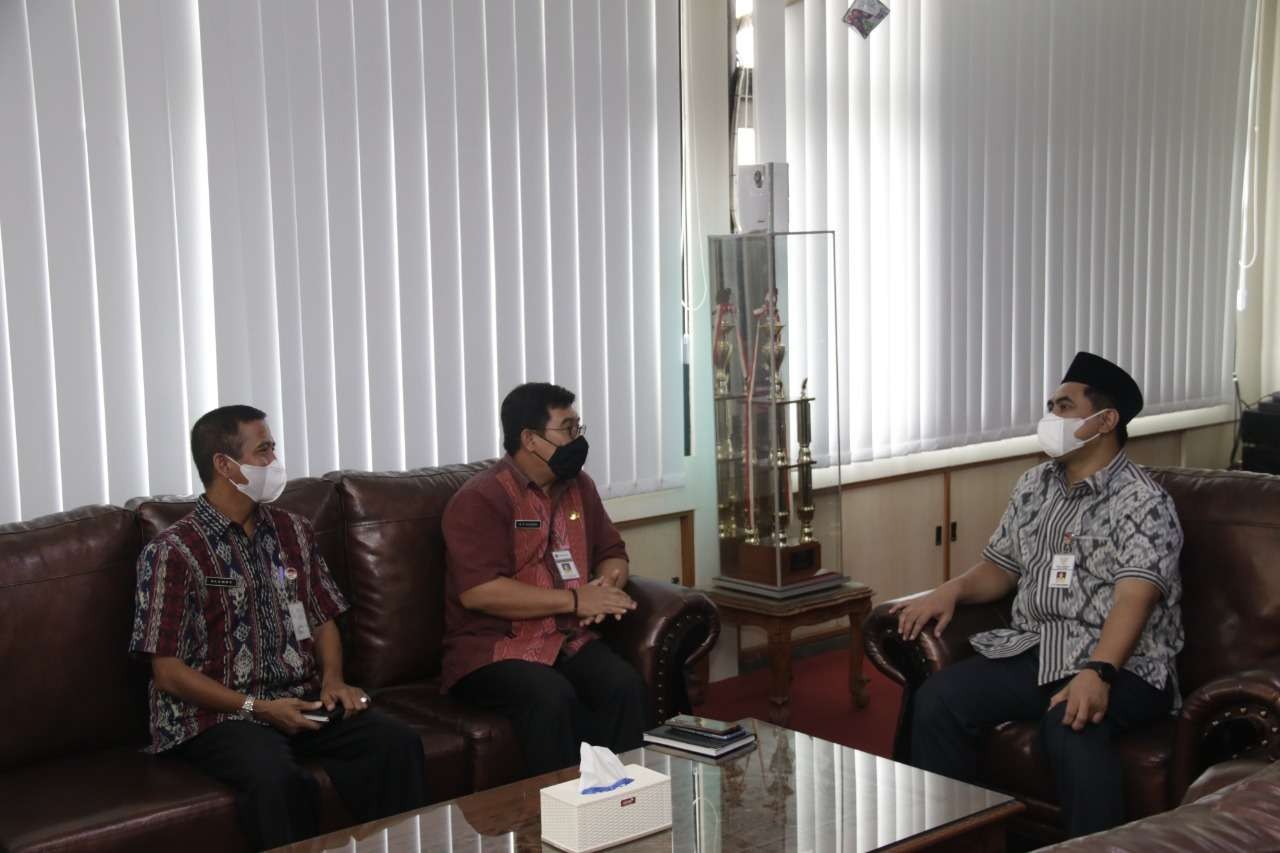 Wakil Gubernur Jateng saat berkunjung ke Kantor Dinas Peternakan dan Kesehatan Hewan. (Foto: Dok Jateng)