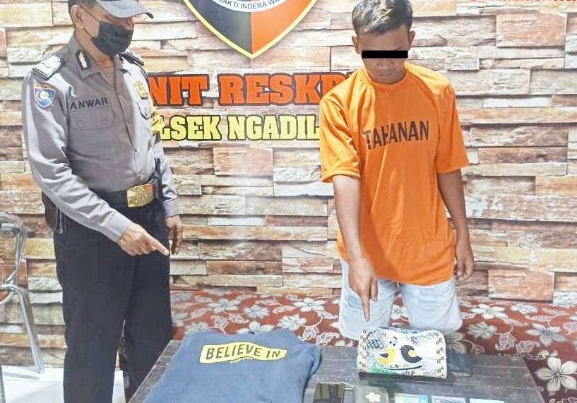 SLT, pelaku yang meneror mantan pacarnya ditangkap polisi. (Foto: Dok Polsek Ngadiluwih)