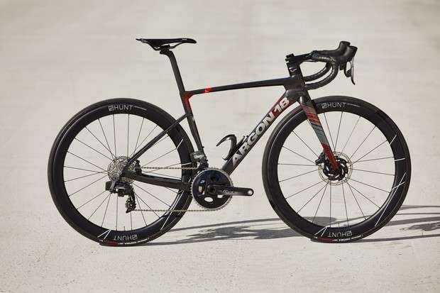 Argon18 Sum perpaduan sepeda aero dan allround.