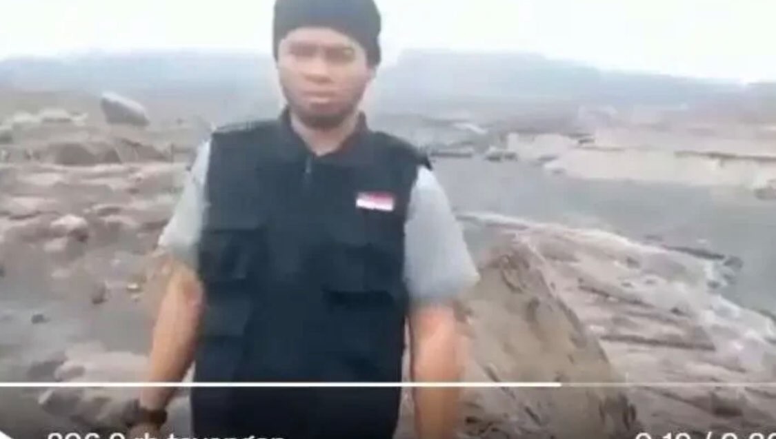 Hadfana Firdaus, pelaku penendang sesajen di Lumajang yang viral. (Foto: tangkapan layar youtube)