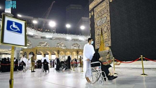 Sejumlah negara mengambil keputusan untuk menghentikan pemberangkatan jemaah umrah. (Foto: Istimewa)