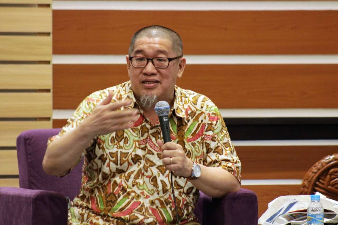 Pakar Sosiologi Unair, Prof. Dr. Bagong Suyanto, meminta agar pelaku perusak sesajen di Lumajang tidak diproses hukum. (Foto: istimewa)