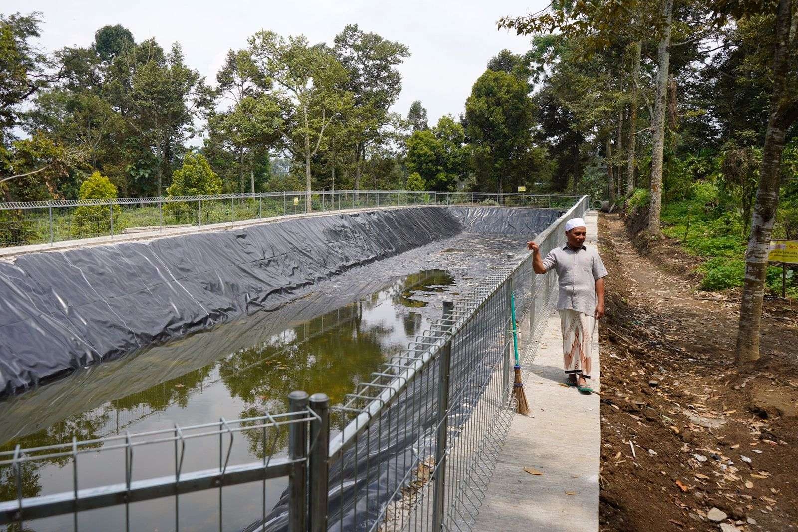 Pemkab Kediri bangun embung untuk meringankan beban biaya produksi petani. (Foto: Istimewa)