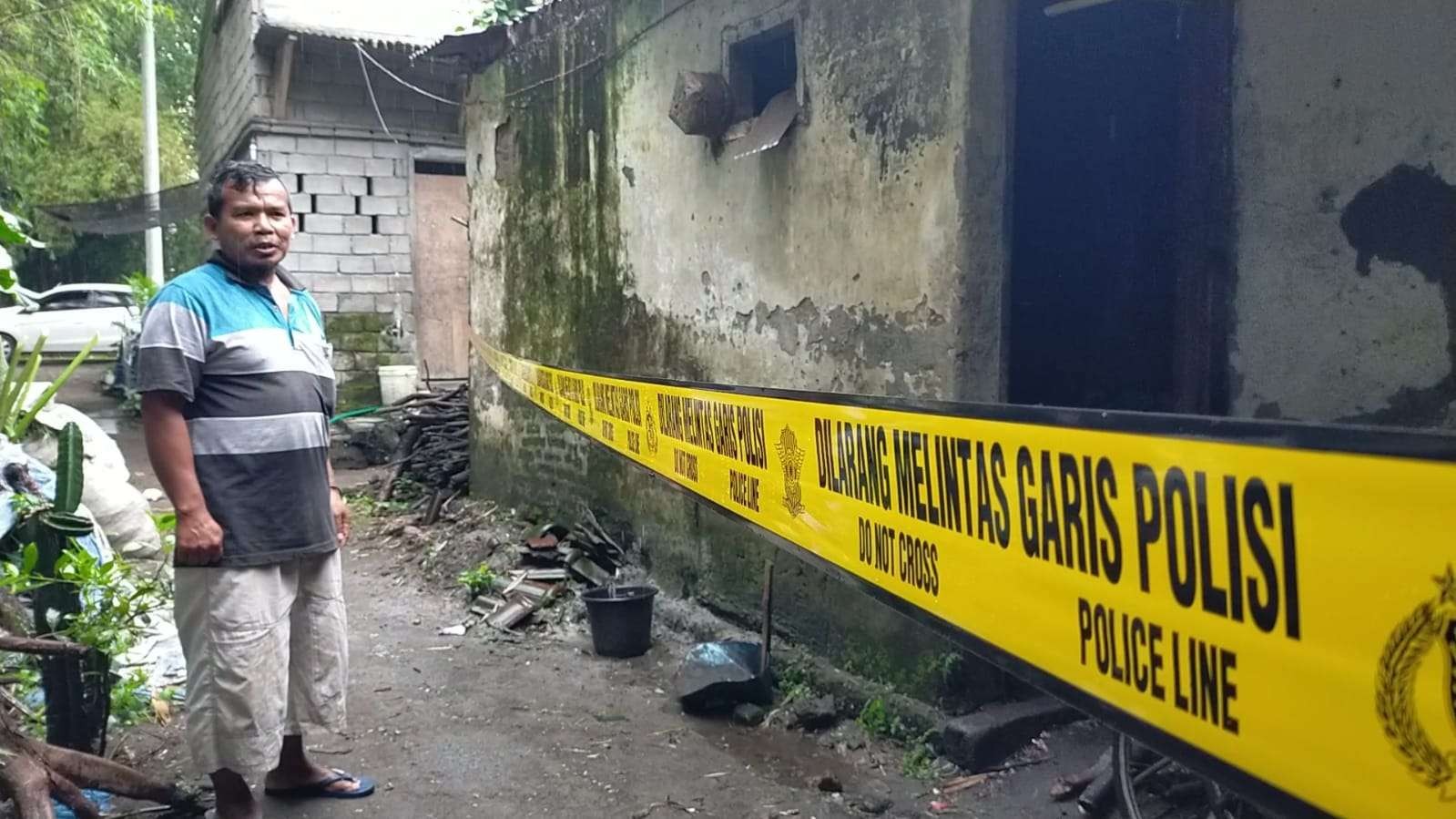 Tempat Kejadian Perkara (TKP) anak aniaya ibu dan pamannya hingga meninggal di Desa Tambakrejo Kecamatan Gurah Kabupaten Kediri. (Foto: Fendhy Plesmana/Ngopibareng.id)