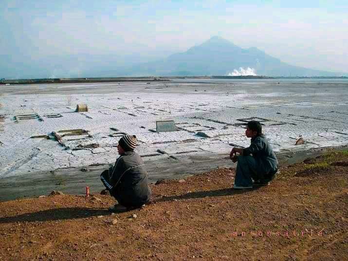 Warga di sekitar luapan lumpur Sidoarjo. (Foto: Istimewa)