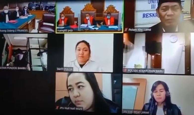 Proses sidang kasus penipuan CPNS, Olivia Nathania, putri penyanyi Nia Daniaty, digelar online di Pengadilan Negeri Jakarta Selatan, Rabu 26 Januari 2022. (Foto: Istimewa)