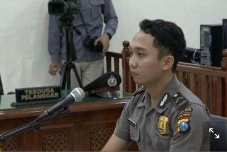 Pelaku dugaan tindak perkosaan dan pemaksaan aborsi kepada mendiang Novia Widyasari, Bripda Randy telah dipecat lewat sidang etik di Polda Jatim. (Foto: Kump)