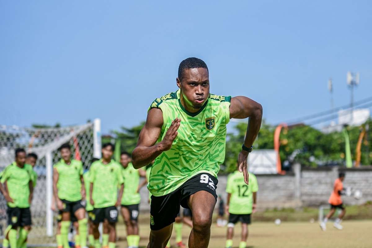 Striker Persebaya, Arsenio Vaalport. (Foto: Istimewa)