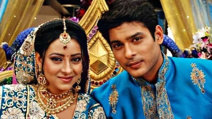 Sidharth Shukla, pemeran Pak Kolektor Shiv, dan Pratyusha Baneerje, pemeran Anandi di serial India, Balika Vandhu, telah meninggal dunia. (Foto: Istimewa)