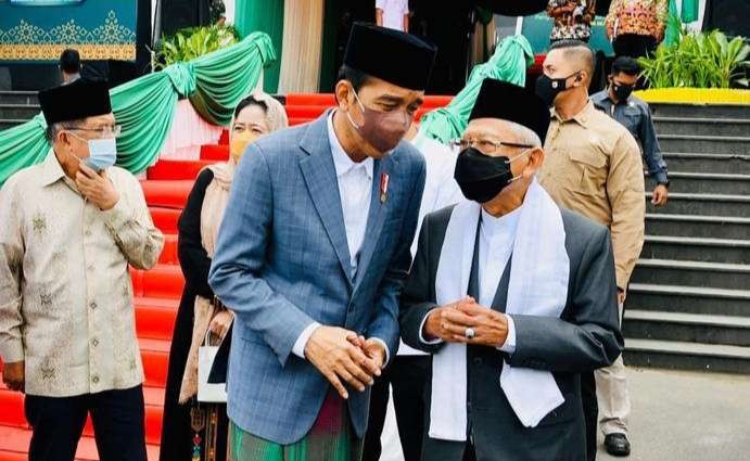 Presiden Jokowi dan Wapres Ma'ruf Amin menghadiri Pengukuhan Pengurus Besar Nahdlatul Ulama (PBNU) Masa Khidmat 2022-2027 dan Hari Lahir (Harlah) ke-96 NU di Balikpapan, Senin 31 Januari 2022. (Foto: Setpres)