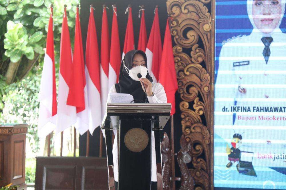 Bupati Mojokerto saat meluncurkan  E-SPPT PBB-P2 Buku IV dan V.(dok Kominfo)