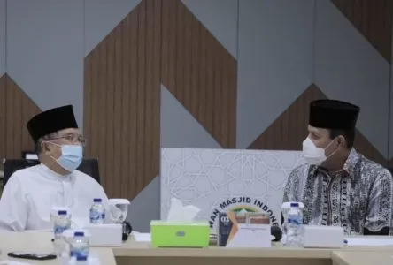 Ketua DMI Jusuf Kallam (JK) dan Boy Rafli Amar, di kantor DMI Pusat. (Foto: Istimewa)