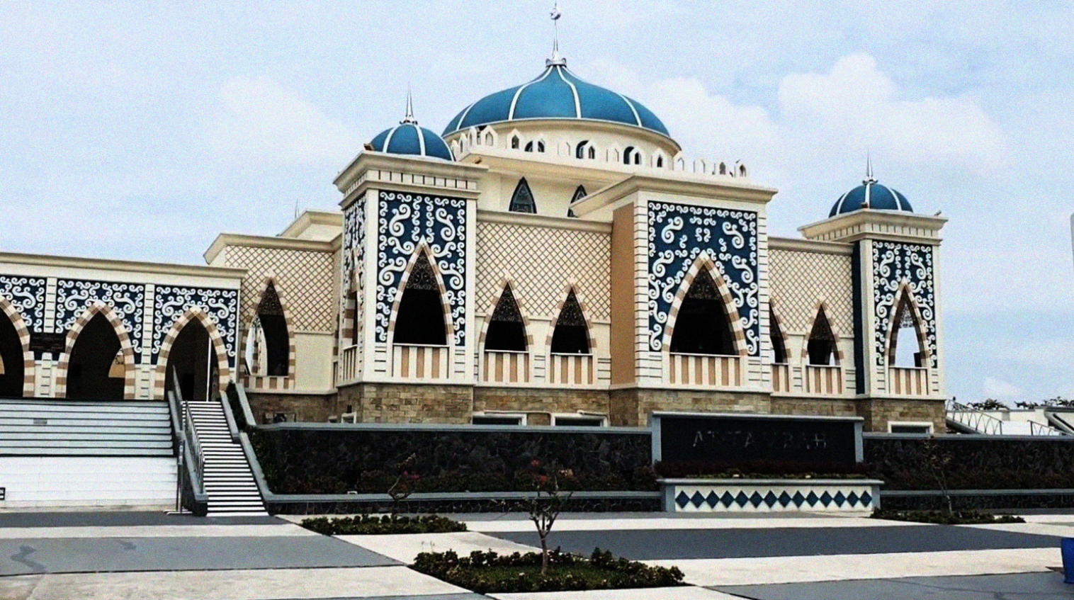 Ornamen suatu masjid menunjukkan keindahan dan kemegahan Islam. (Foto: Istimewa)