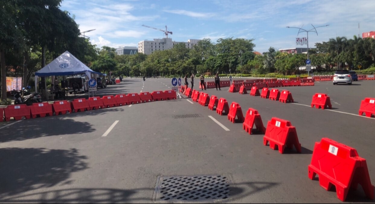 Penutupan jalan di Surabaya pada 2021, lalu (Foto: Andhi Dwi/Ngopibareng.id)