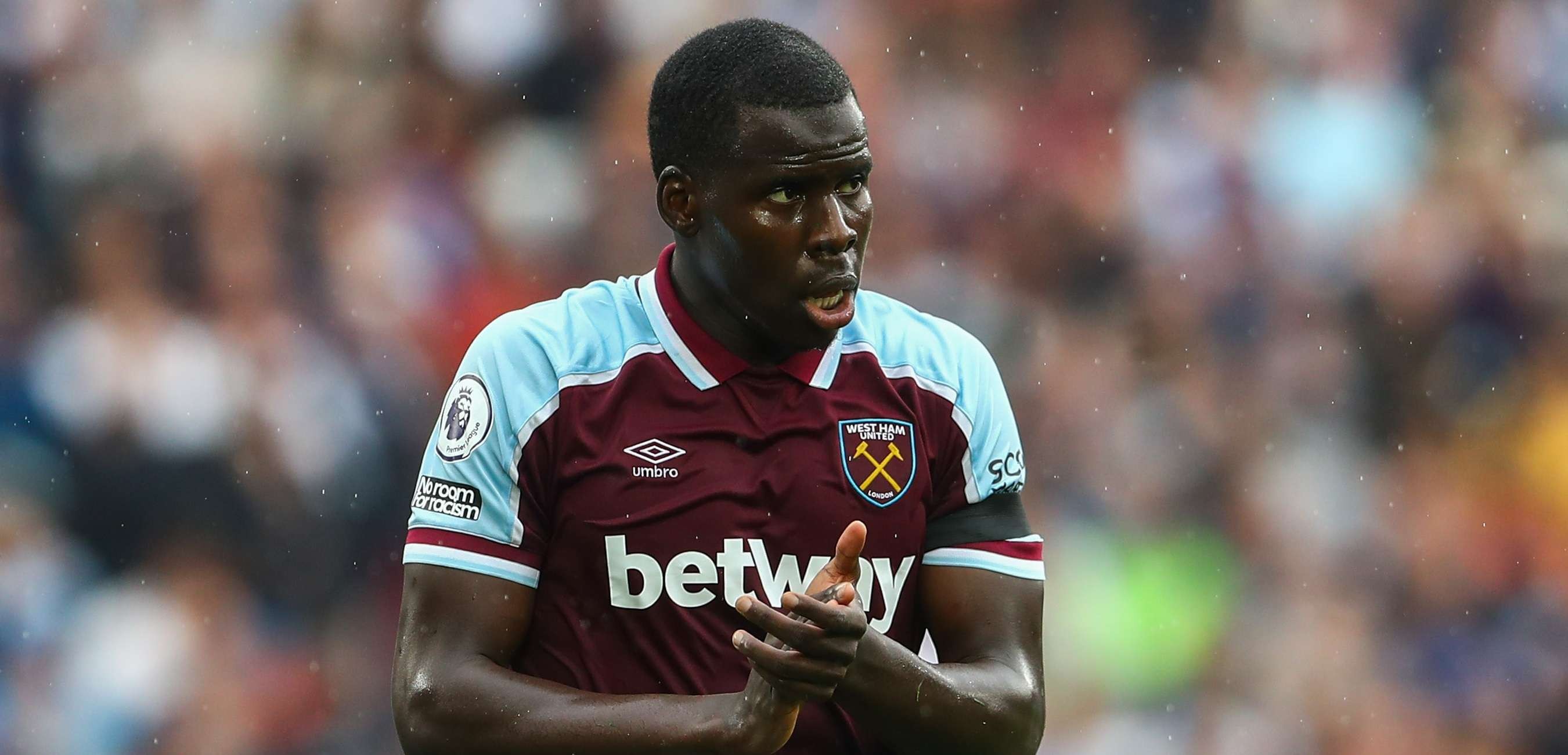 Gara-gara aniaya kucing, netizen dan para penggemar West Ham minta Kurt Zouma dipecat. (Foto: Twitter/@KurtZouma)