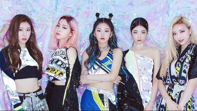 Girlgroup ITZY terpaksa menghentikan agenda kegiatan karena personelnya positif Covid-19. (Foto: JYP Entertainment)