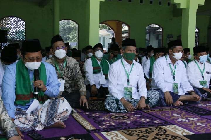 Ziarah Muassis NU yang diikuti jajaran PBNU dan PWNU se-Indonesia. (Foto: Istimewa)