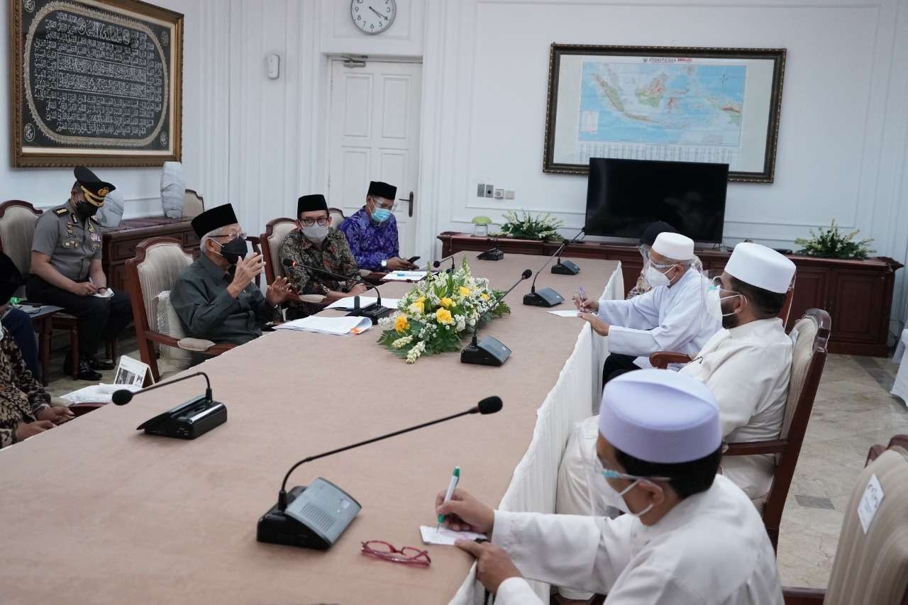 Wakil Presiden RI (Wapres RI), Ma’ruf Amin, saat menerima Dewan Pengurus Pusat Rabithah Alawiyah Periode 2021-2026 di kediaman resmi Wapres, Rabu 16 Februari 2022. (Foto: Setpres)