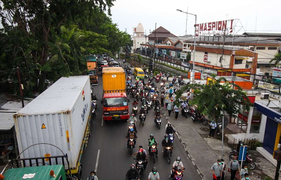 Kondisi terkini jalan di pertigaan pertigaan Bangah-Aloha (foto:kominfo Sidoarjo)