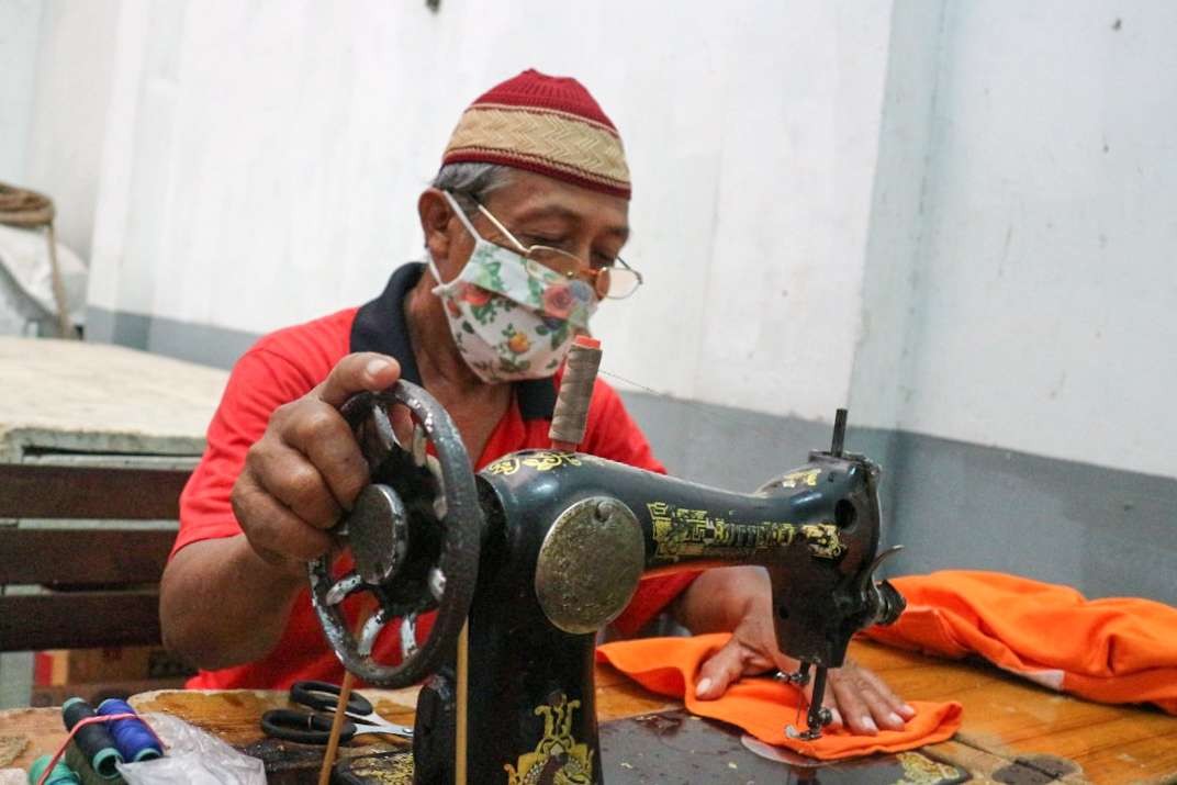 Pelatihan menjahit bagi napi di Lapas Porong (Foto: Humas Kumham Jatim)