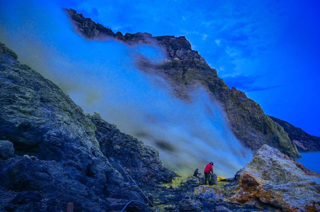 Dapur sulfur yang menjadi lokasi munculnya blue fire kawah Ijen. (Foto: Istimewa)