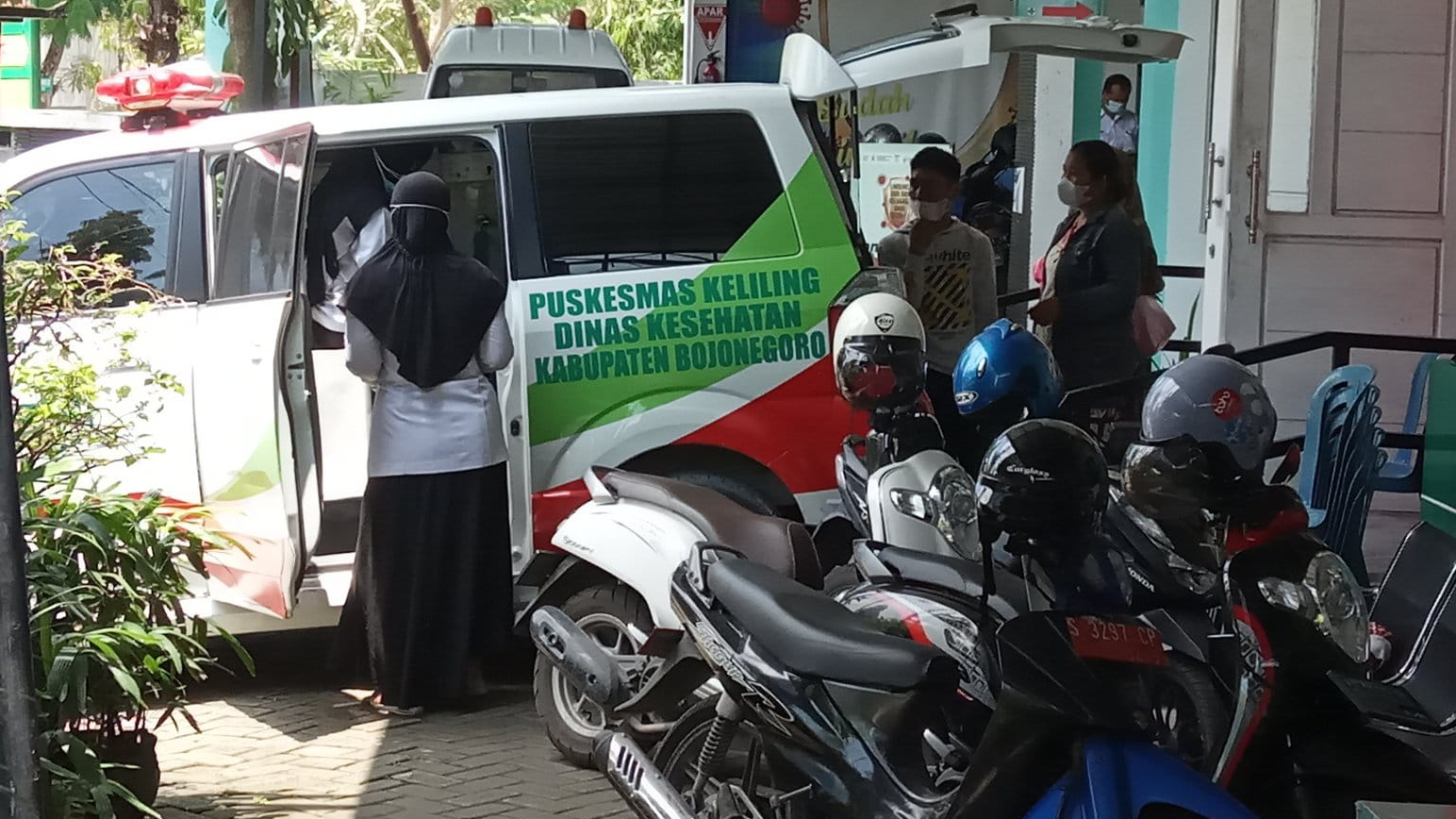 Caption: Puskesmas Wisma Indah Ledok Kulon Kecamatan Kota Bojonegoro, salah satu fasilitas layanan medis untuk vaksin.(Foto: Sujatmiko/Ngopibareng.id)