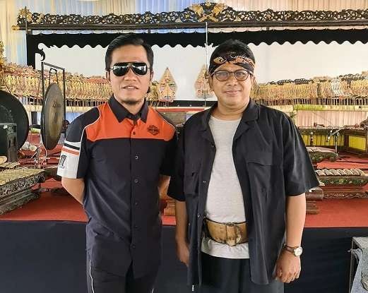 Gus Miftah bersama dalang Ki Warseno Slenk. (Foto: Istimewa)