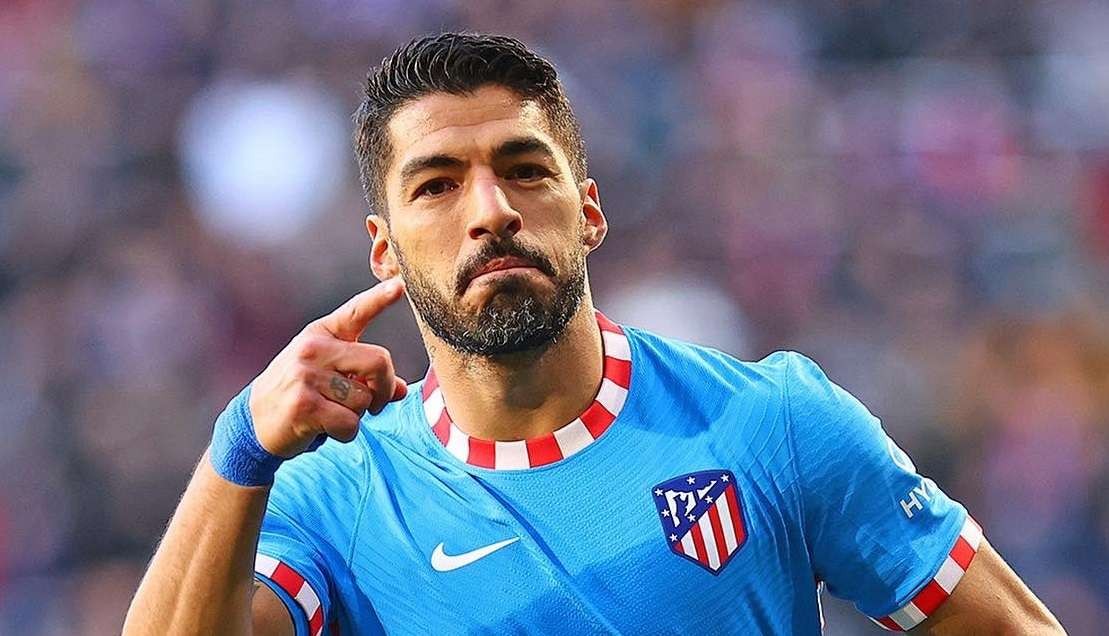 Luis Suarez tidak dimainkan saat Atletico Madrid menjamu Manchester United di leg pertama babak 16 besar Liga Champions 2021/2022. (Foto: Twitter/@Atleti)