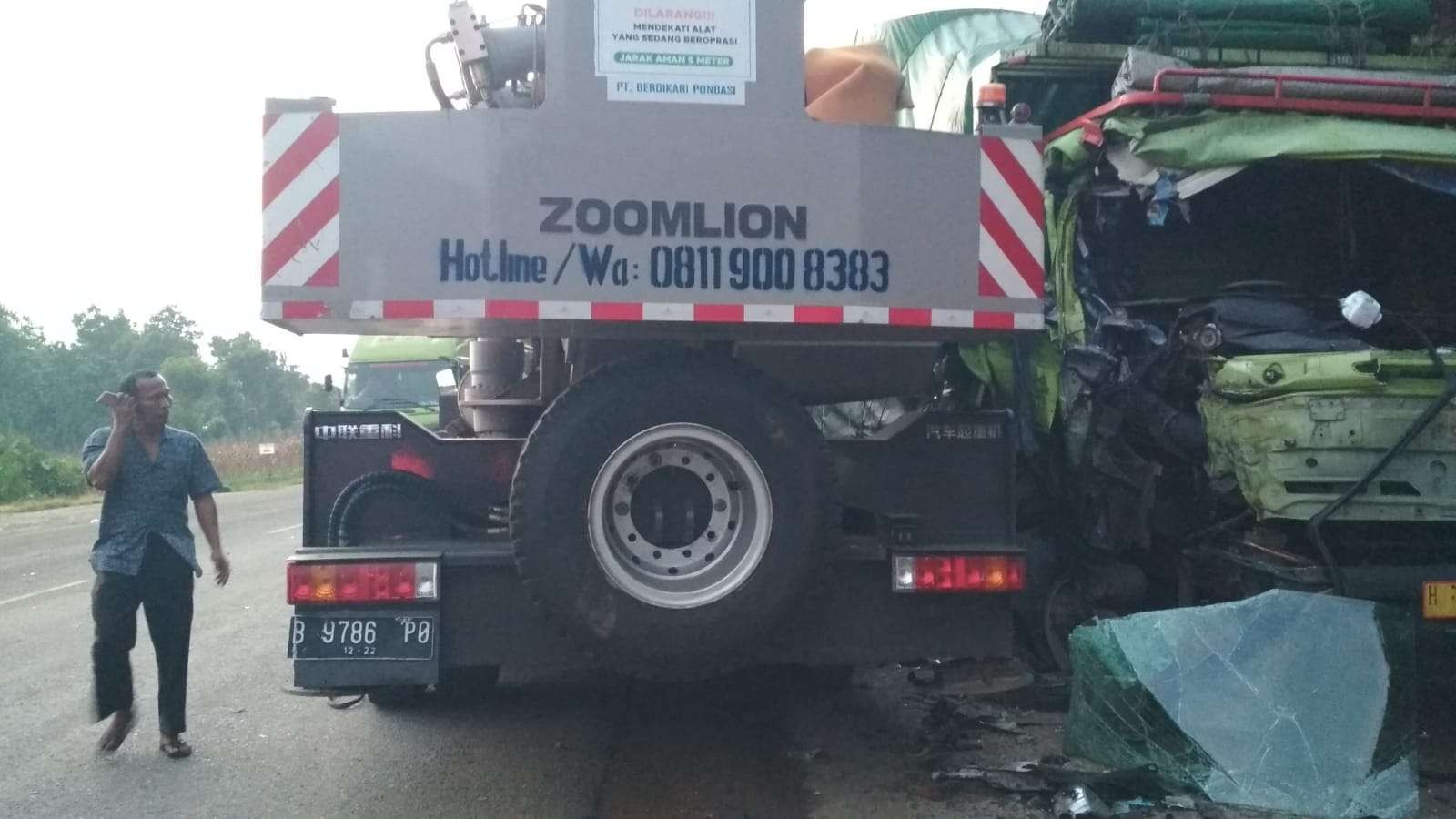 Kecelakaan Lalulintas (Lakalantas) melibatkan dua kendaraan truk kembali terjadi di Jalur Pantura Tuban-Bancar Turut. (Foto: Choirul Hudal/Ngopibareng.id)