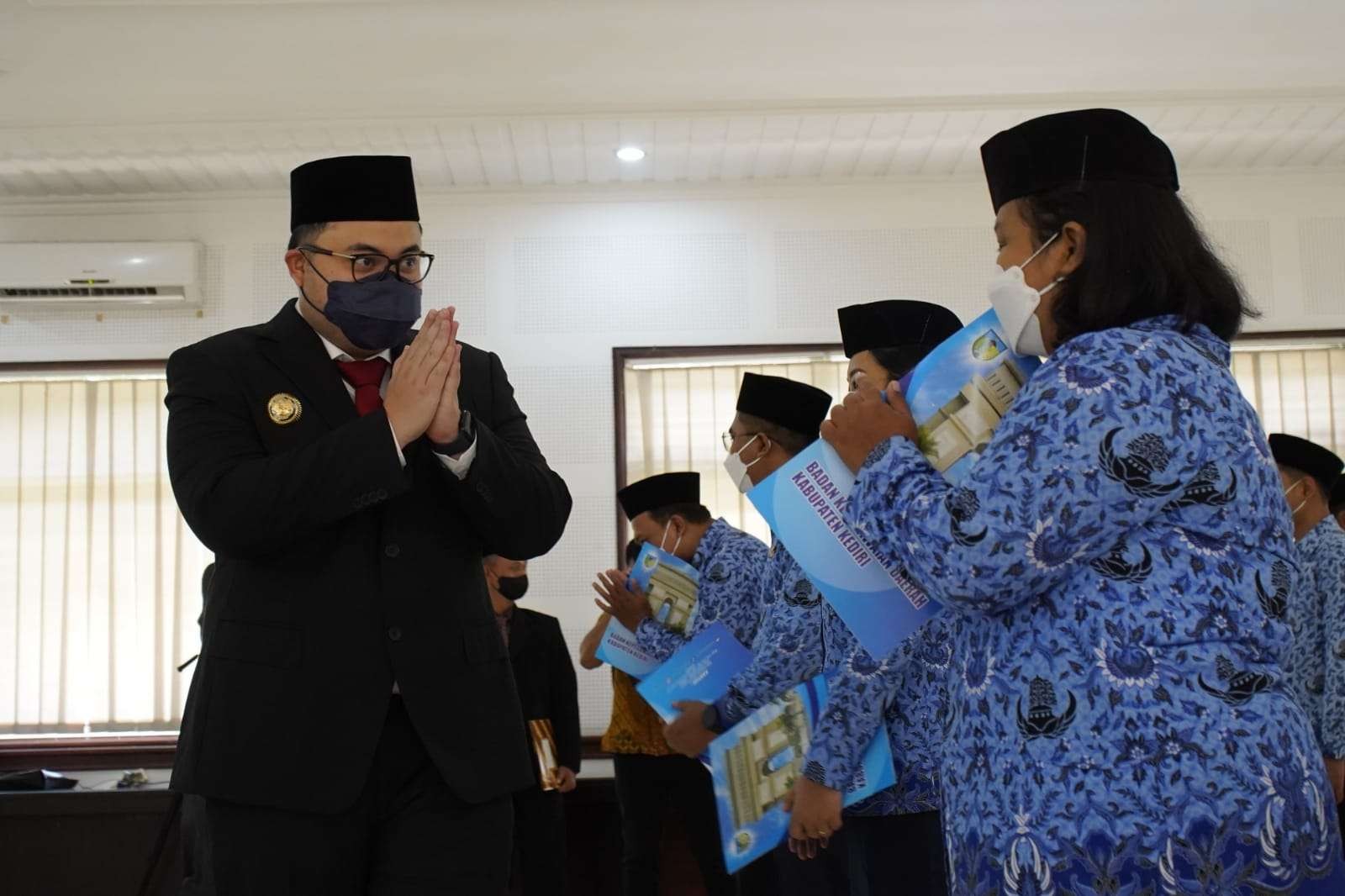 Bupati Kediri Hanindhito Himawan Pramono minta aparatur sipil negara (ASN) untuk extraordinary dalam kinerjanya. (Foto: ist)