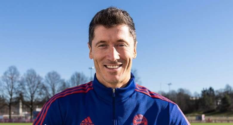 Robert Lewandowski mendukung federasi sepak bola Polandia yang menolak bermain lawan Rusia di Play-off Kualifikasi Piala Dunia Qatar. (Foto: Twitter/@lewy_official)