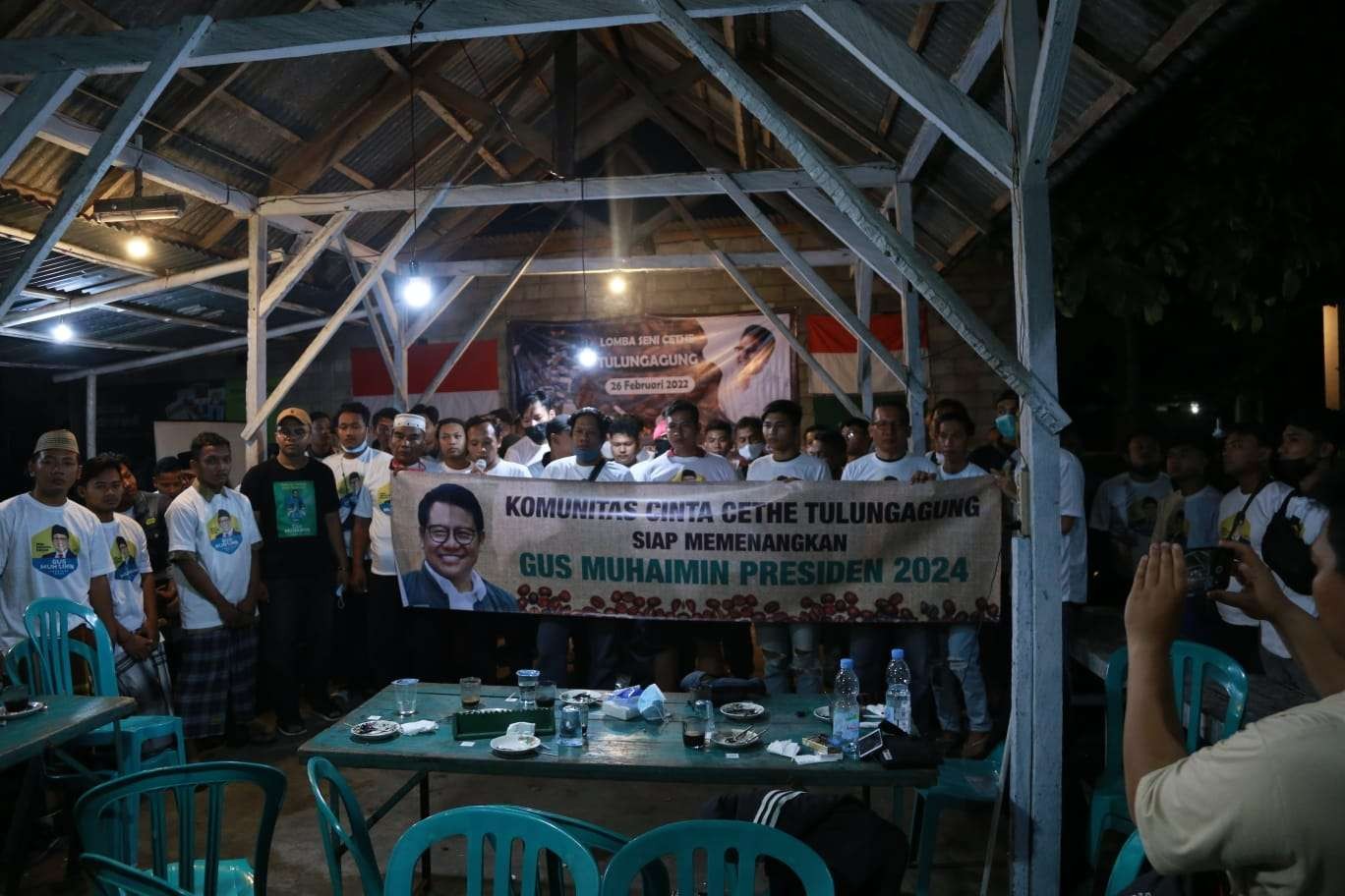 Ratusan pecinta kopi di Tulungagung memampang spanduk bergambar Muhaimin Iskandar for Presiden 2024. (Foto: Istimewa)