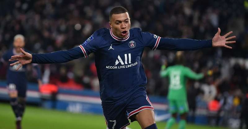 Gaya khas Kylian Mbappe saat melakukan selebrasi usai mencetak gol. (Foto: Twitter/@PSG_inside)