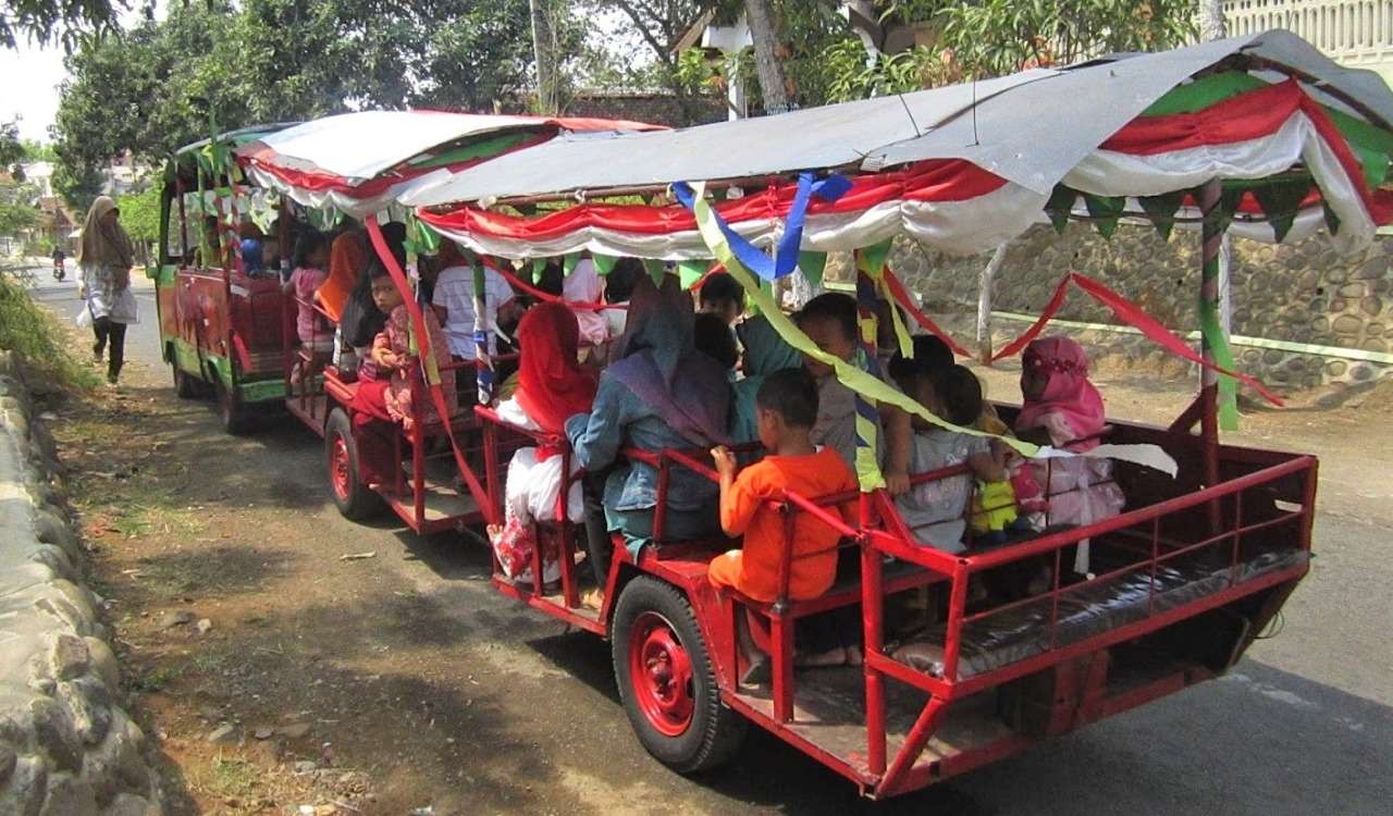 Kereta kelinci seperti ini dilarang melaju di jalan-jalan protokol di Kota Probolinggo. (Foto: Ikhsan Mahmudi/Ngopibareng.id)