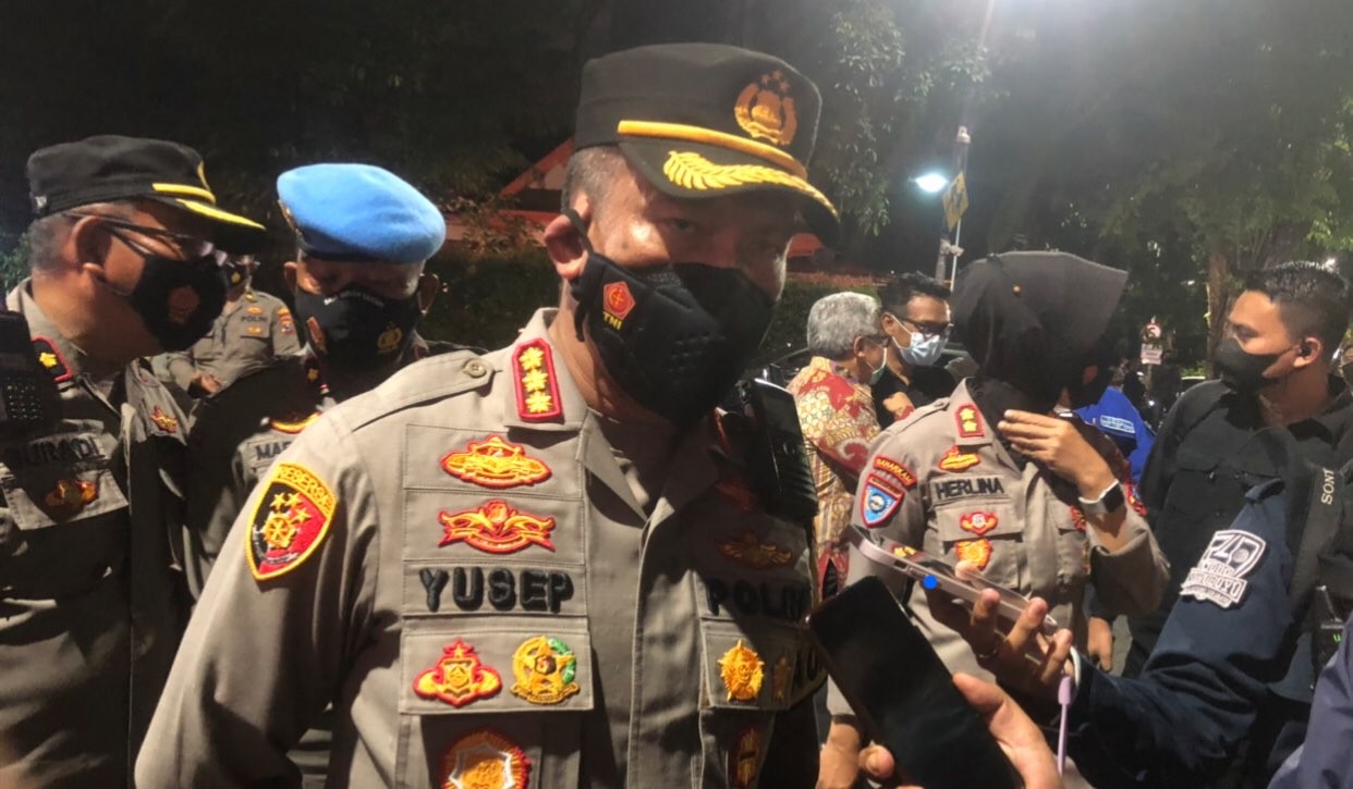 Kapolrestabes Surabaya, Kombes Pol Achmad Yusep Gunawan usai mengamankan demo buruh di Gedung Negara Grahadi (Foto: Andhi Dwi/Ngopibareng.id)