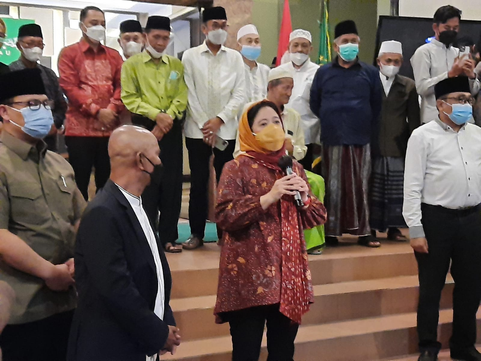 Puan Maharani ketika silaturahmi ke PWNU Jatim. (Foto: Alief Sambogo/Ngopibareng.id)