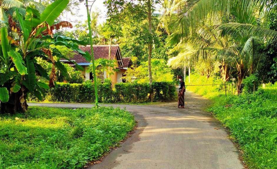 Pecalang berkeliling di Desa Patoman untuk memastikan pelaksanaan Nyepi berjalan dengan baik dan lancar (foto:istimewa)