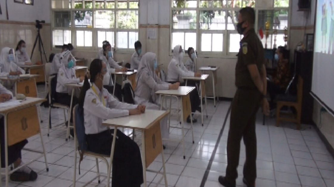 Ilustrasi siswa SMP negeri di Surabaya. (Foto: Fariz Yarbo/Ngopibareng.id)