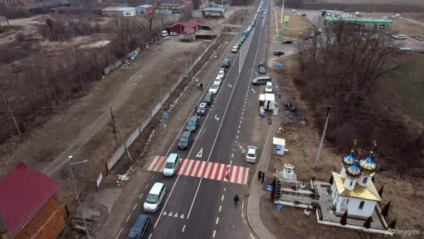 China evakuasi ribuan warganya dari Ukraina. Tampak, perbatasan Ukraina-Romania (Foto: AFP)