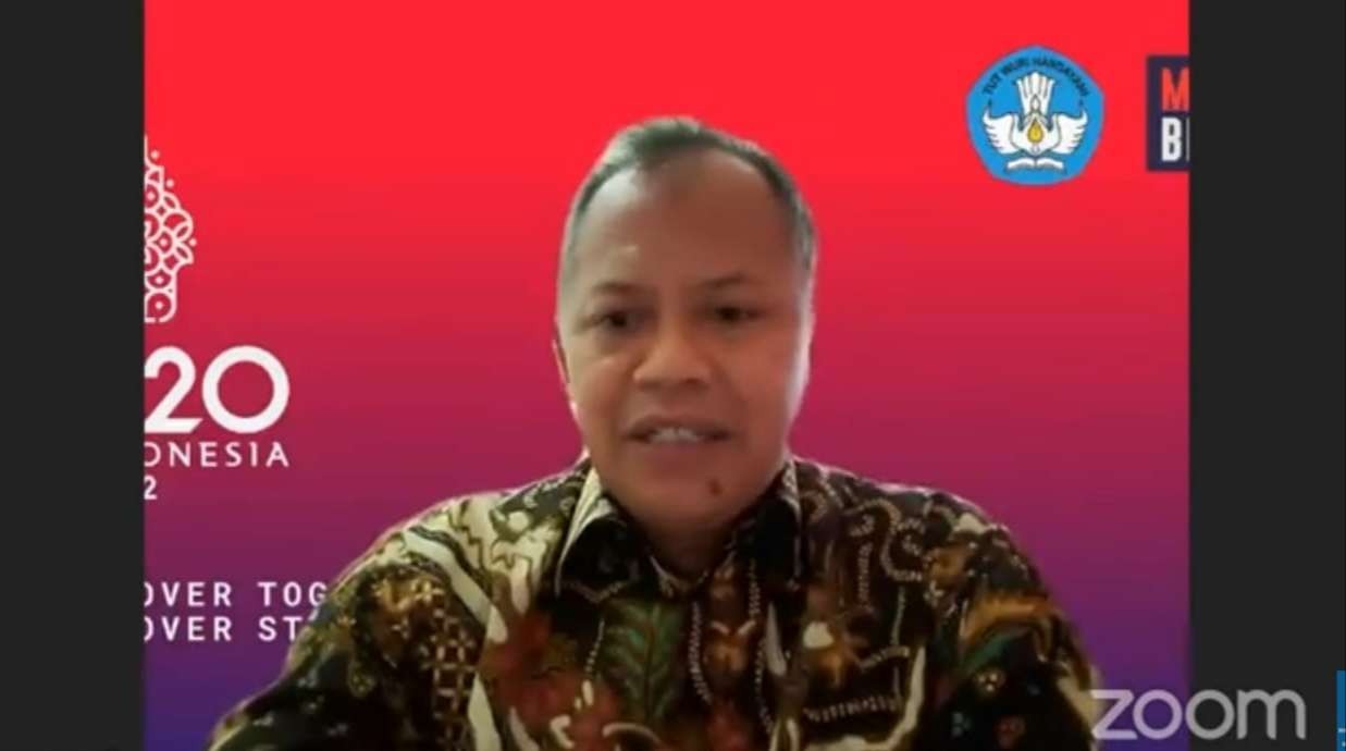 Direktur Kepala Sekolah, Pengawas Sekolah, dan Tenaga Kependidikan, Dirjen GTK Kemdikbud, Dr. Praptono saat mengumumkan nama-nama yang lolos Program Sekolah Penggerak. (Foto: Istimewa)