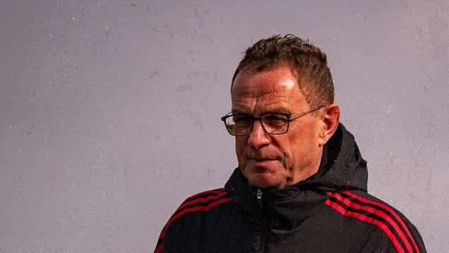 Ralf Rangnick akan tetap memimpin MU sampai Juni 2022 mendatang. (Foto: Twitter/@ManUtd)