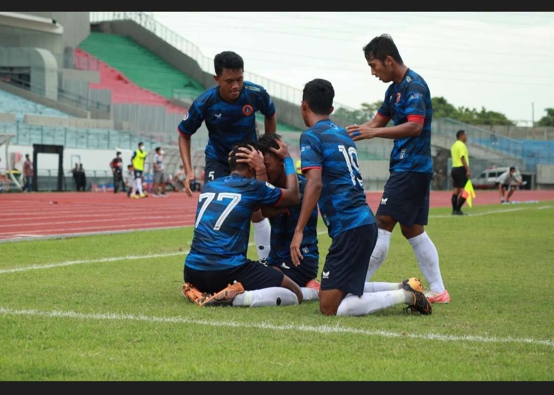 Laga Derby Jatim, Persedikab kalah 1-2 lawan Deltras Sidoarjo (Foto: istimewa)