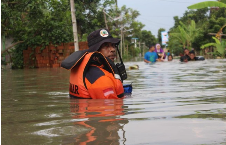 Banjir melanda Jombang selama tiga hari terakhir. Hingga Sabtu, 12 Maret 2022, ribuan rumah warga dan 702 hektare sawah di 16 desa, terendam. (Foto: dtk)