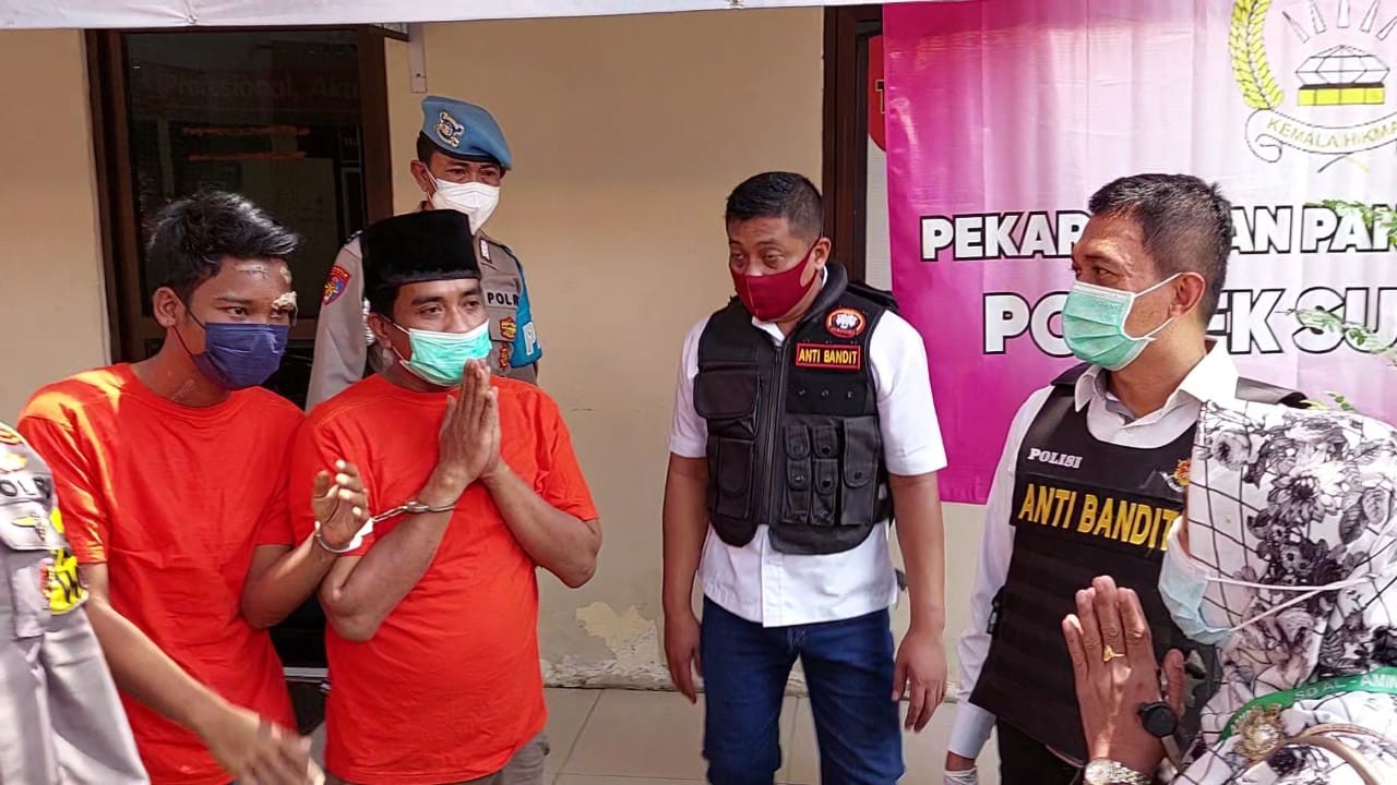 Kedua pelaku pencuri di Jalan Nginden bertemu korbanya (Foto: dok. Polsek Sukolilo)