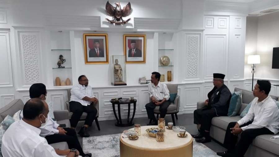 Pertemuan Menag Yaqut Cholil Qoumas dengan Rektor UIN Malang, Profesor Zainuddin.  (Foto: Kemenag)