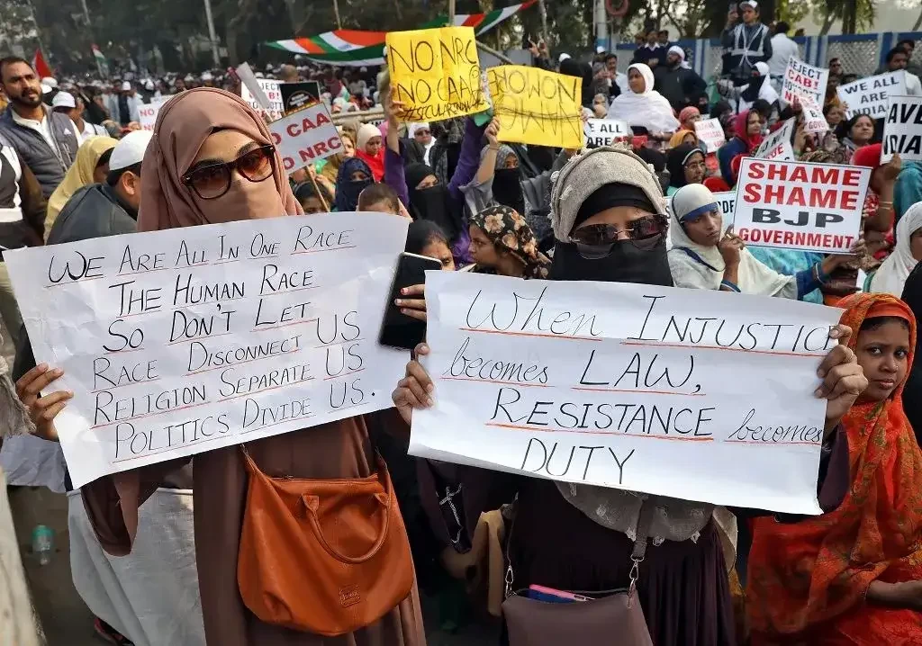 Pengadilan India putuskan larangan jilbab di sekolah dan kampus mendapat reaksi yang memanas di Provinsi Karnataka. (Foto: Reuters)