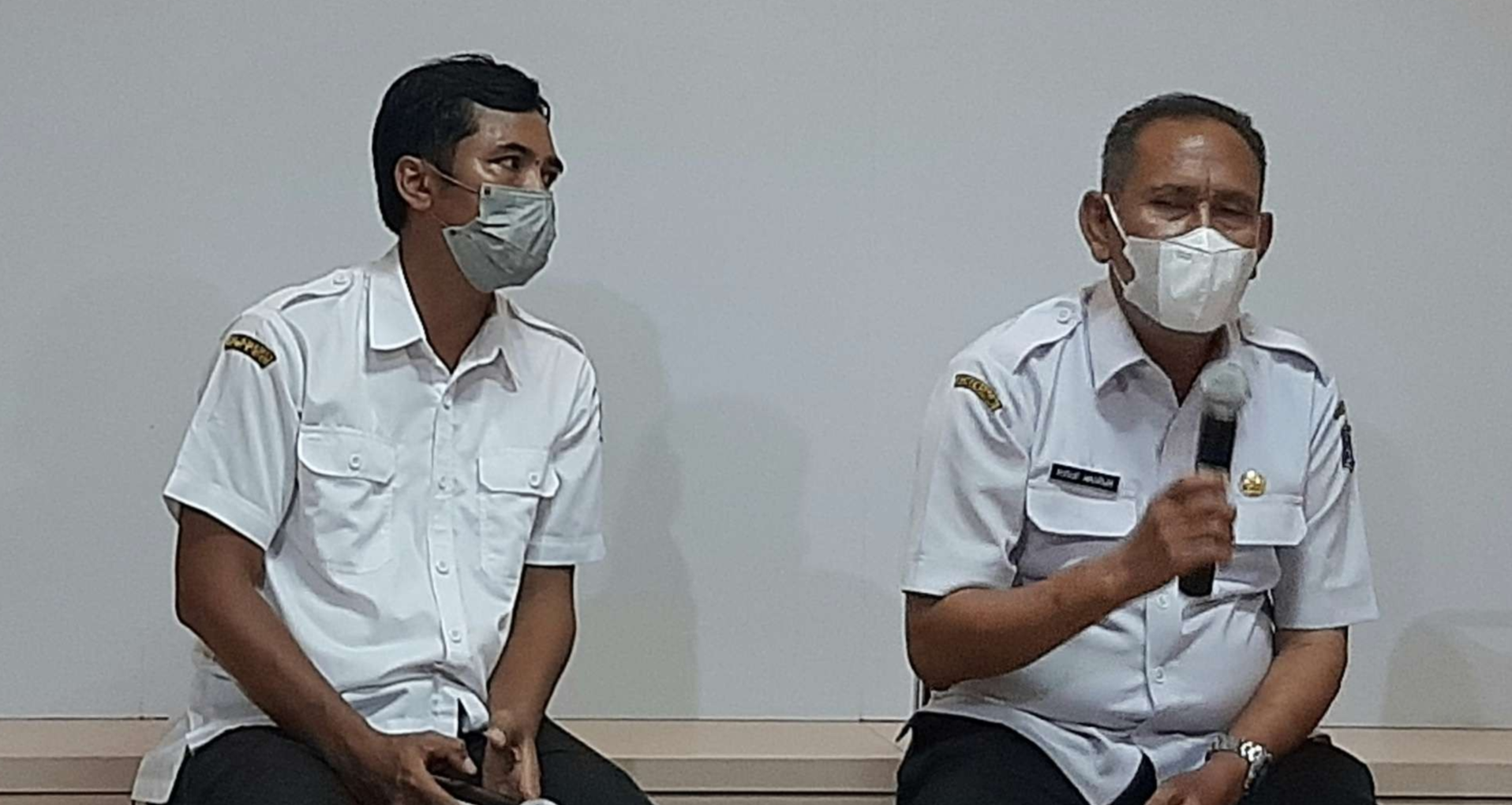 Kepala Dinas Pendidikan (Dispendik), Yusuf Masruh saat lakukan konferensi pers. (Foto: Pita Sari/Ngopibareng.id)