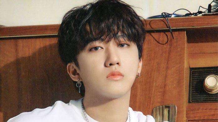 Changbin Stray Kids positif Covid-19, sehingga agenda boyband pun dihentikan sementara. (Foto: Istimewa)